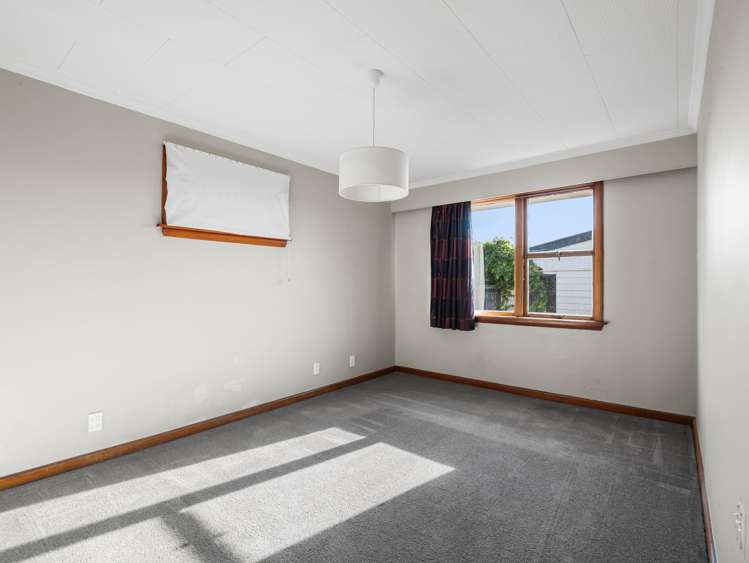 6 Robin Street Burwood_13