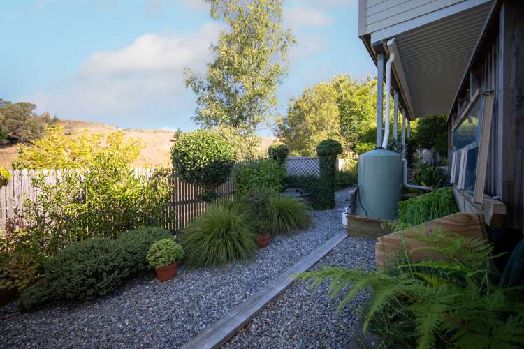 7 Banff Way Toi Toi_26