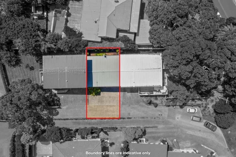 2/4 Beach Road Castor Bay_24