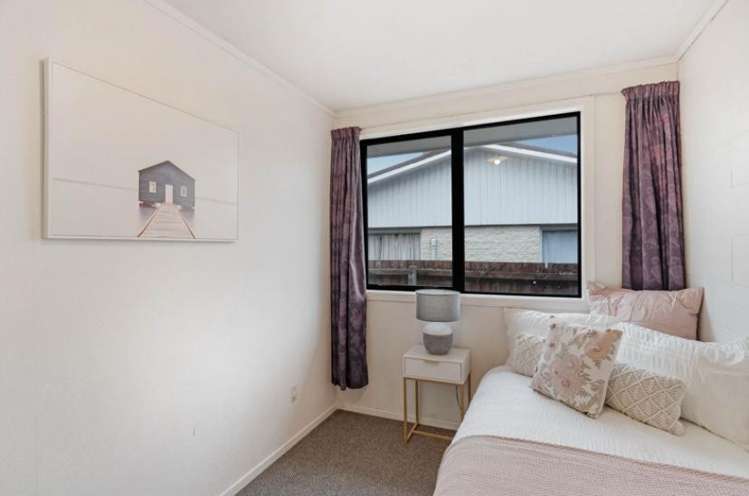  3/32 Kinloch Street Saint Albans_5