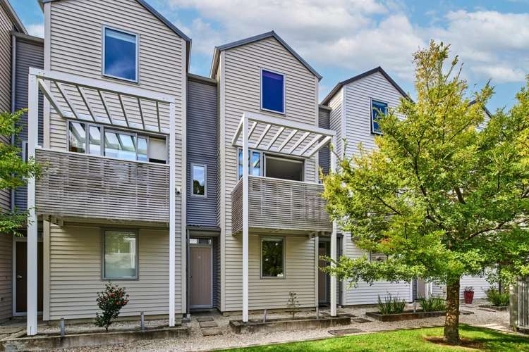 18/26 Wright Street Mount Cook_2