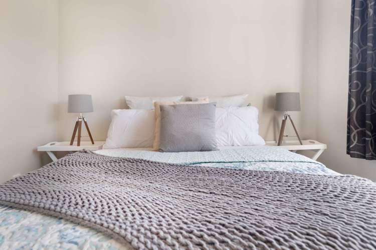 53 Gilbass Avenue Hamilton Lake_11