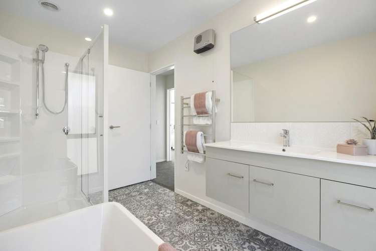 8 Magnolia Lane Mosgiel_16