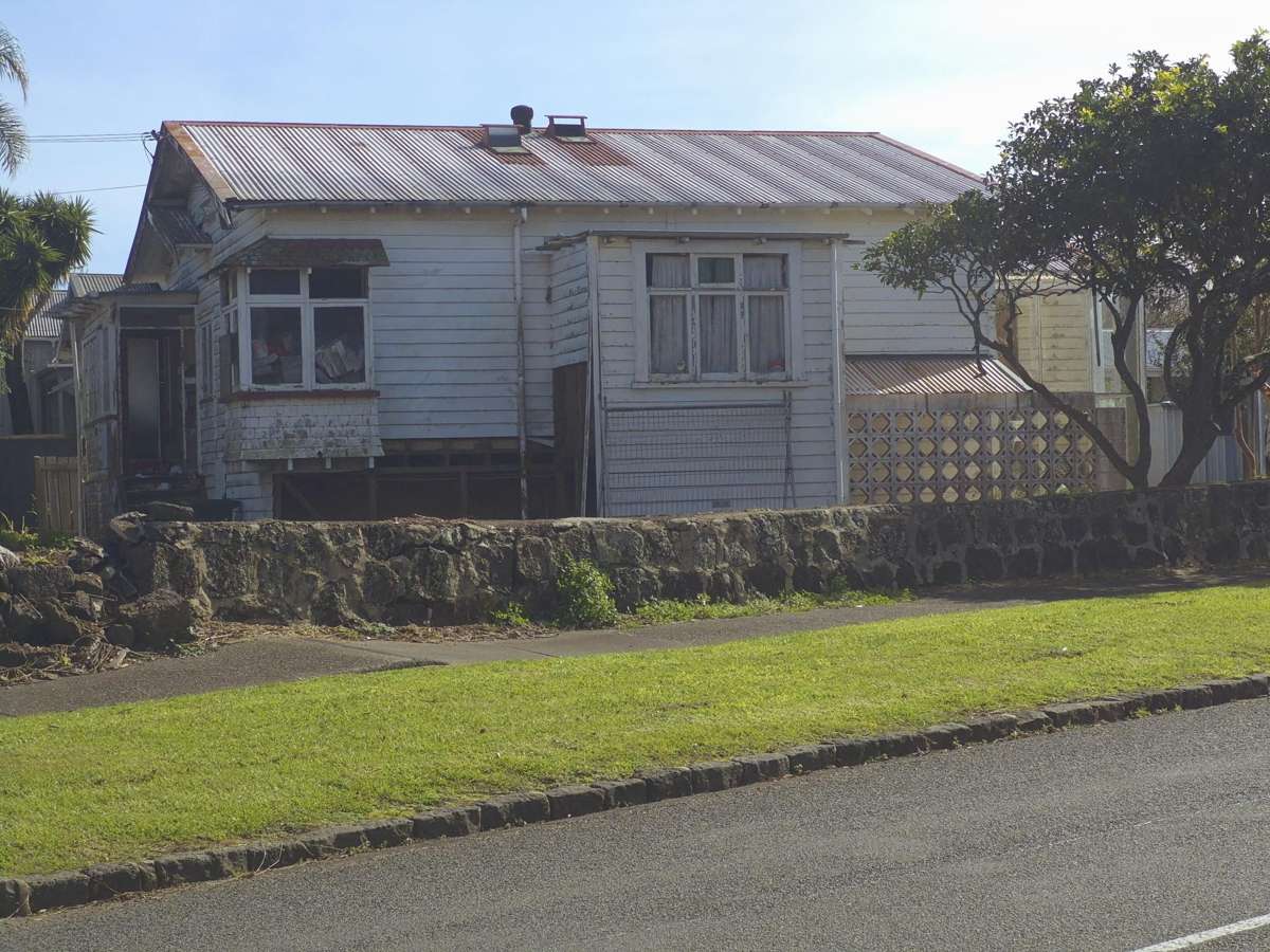 38 Mays Road and 2A Curzon Street_2