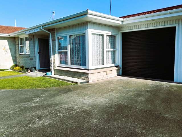 2/304 Nelson Street South Hastings_1