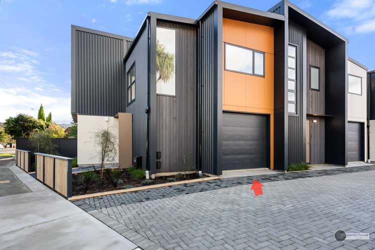 1/51 Kings Crescent Lower Hutt_17