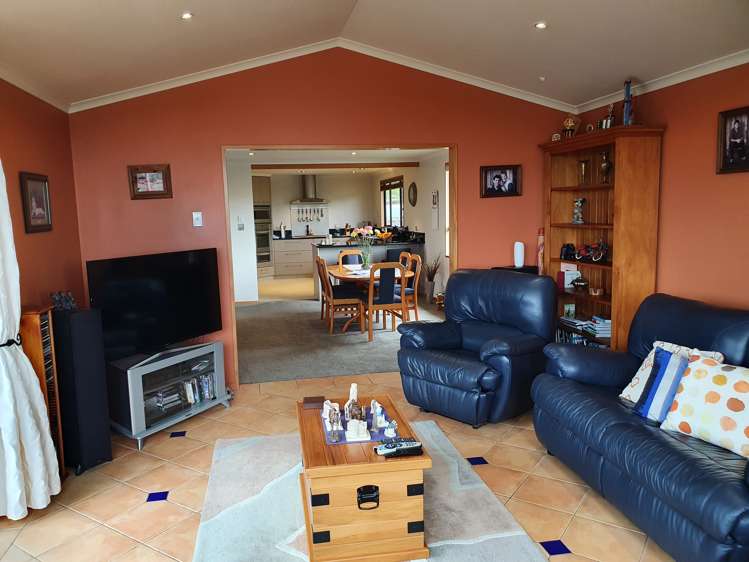 12 Gilbert Road Paroa_13