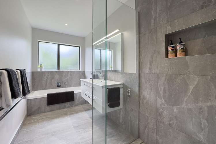 2/97 Prince Regent Drive Half Moon Bay_13