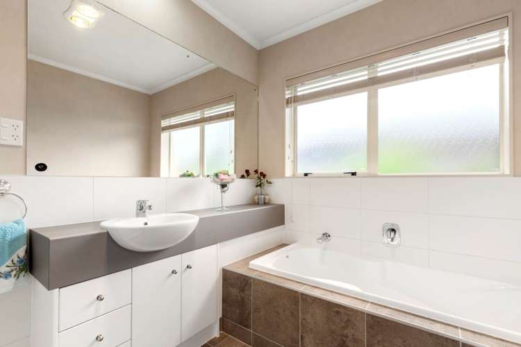 30 Turnberry Drive Wattle Downs_18