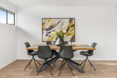 4/108-112 Unsworth Drive_2