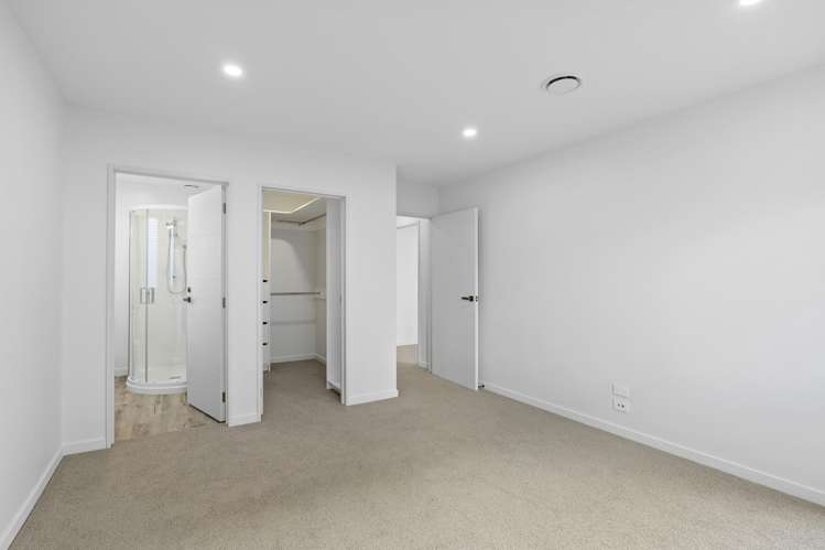 27 Kakapo Lane Redwood_18