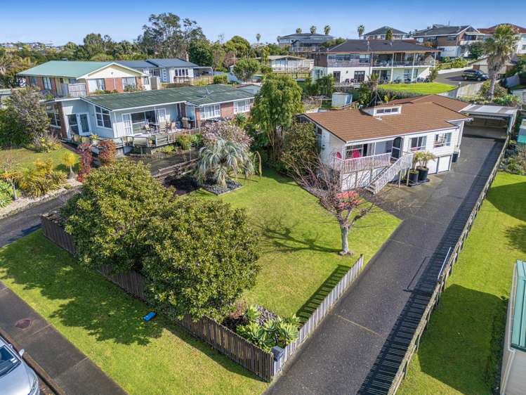 11 Fairway Avenue_0