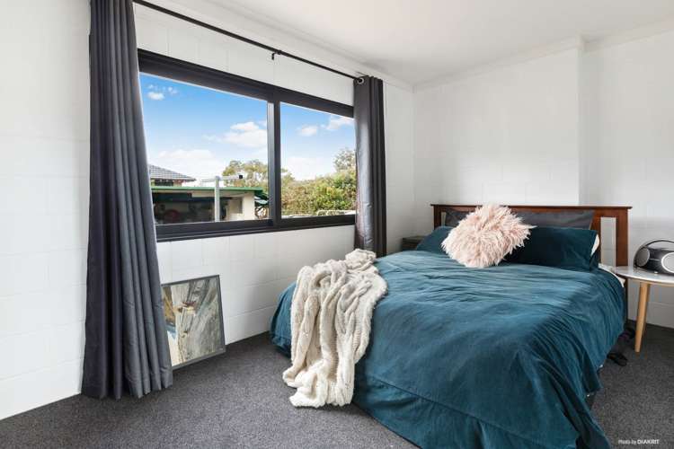 2/7 Old Lake Road Narrow Neck_10