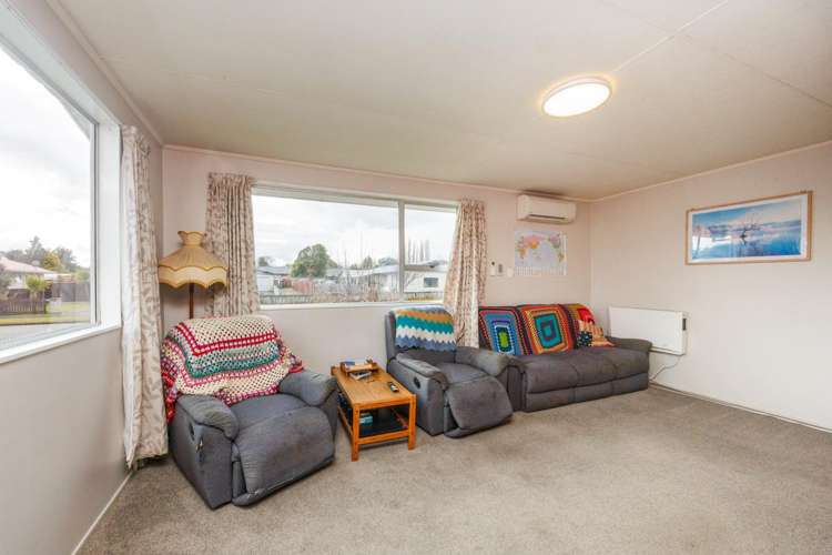 29 Ferndale Place Feilding_9
