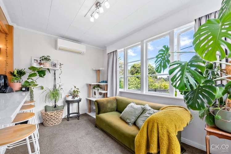 2 Churton Crescent Taita_3