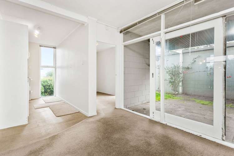 2/24A Landscape Road Mt Eden_8