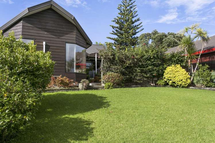 6b Woodfern Crescent Titirangi_18