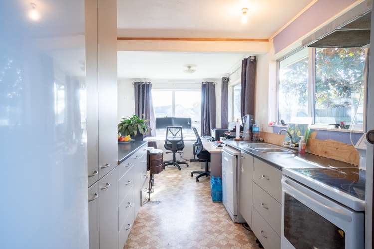 49 Escort Grove Awapuni_6