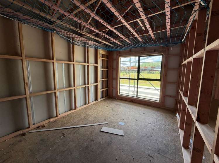 Unit 4, 91 Otuwairoa Esplanade Papakura_17