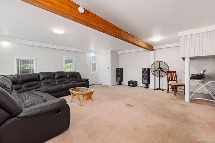 13 Clark Road Pahurehure_3