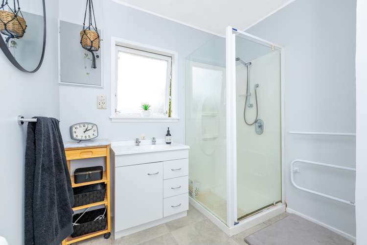 19 Hardie Grove Featherston_12