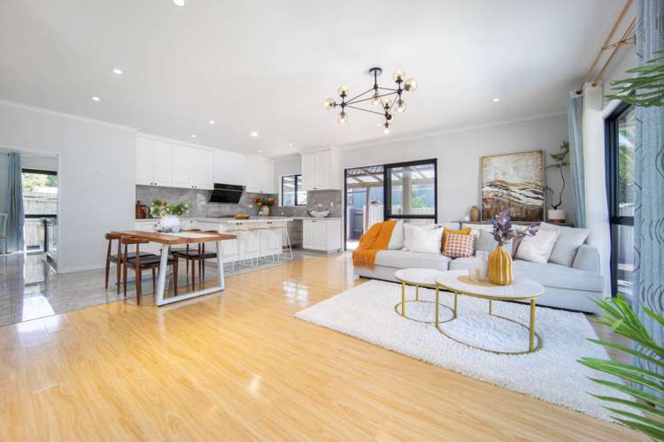 45A Bradbury Road Botany Downs_2