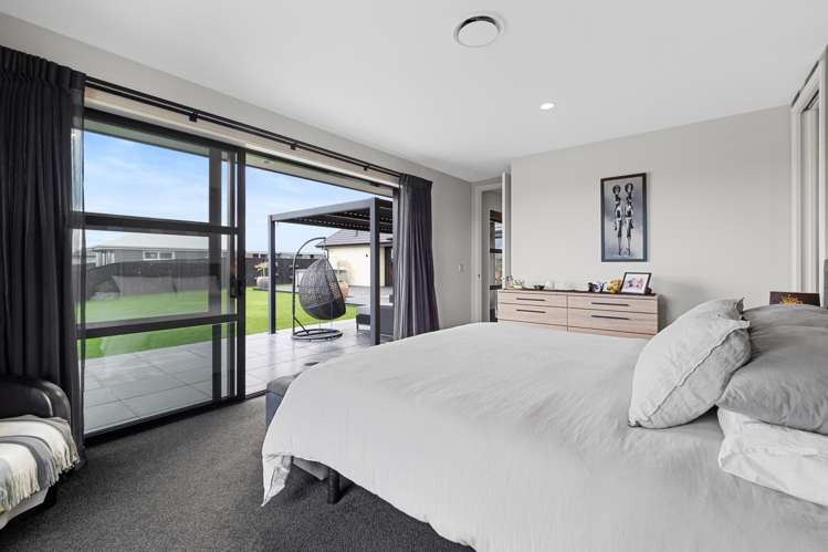 6 Trent Place Lake Hood_13