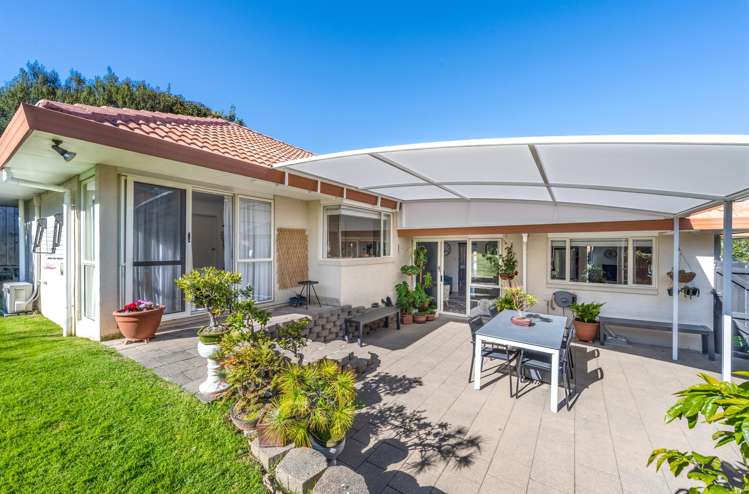11 Gillett Place Botany Downs_21