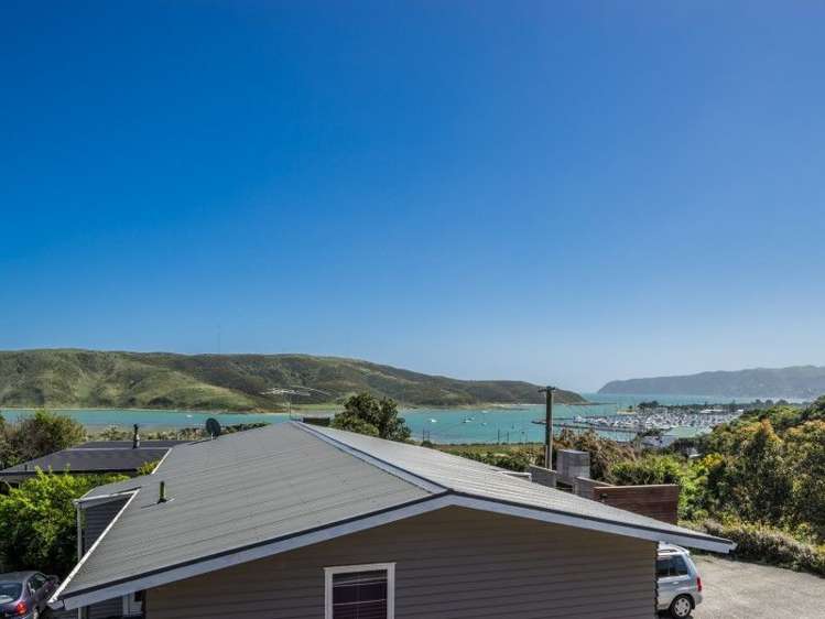 8 Kiriwai Road Paremata_17