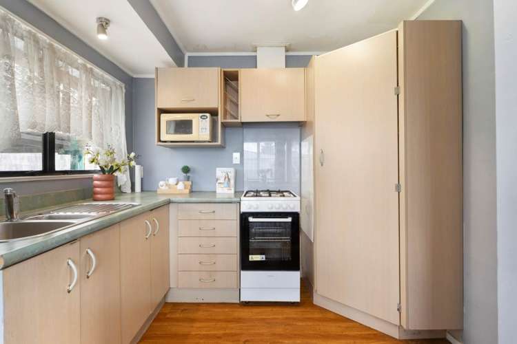 2/16 Rice Crescent Papakura_4