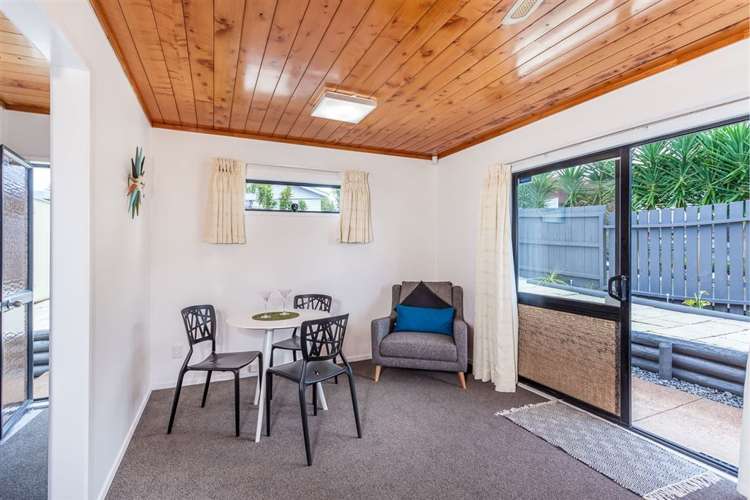 2/35 Wattle Street New Lynn_5