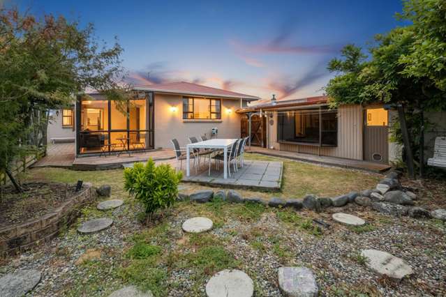 Sunny & Surprisingly Versatile – A Mosgiel Gem