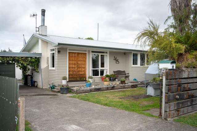 Large Family Living in Havelock North