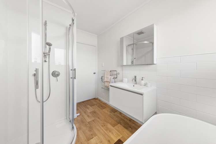 2/45 Glenmore Road Sunnyhills_12