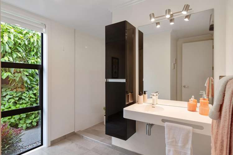 4 Carnaveron Drive Lincoln_16