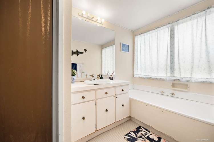 22 Voltaire Court Botany Downs_16