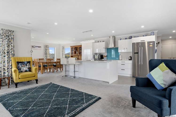 6 Carex Close Pyes Pa_7