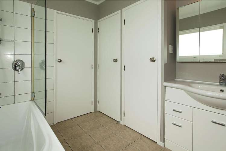 1/134 Calliope Road Stanley Point_3