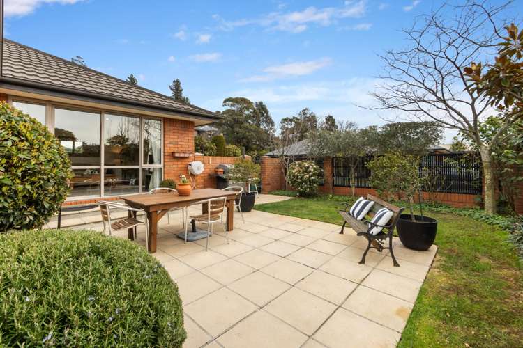 17 The Tors Heathcote Valley_18