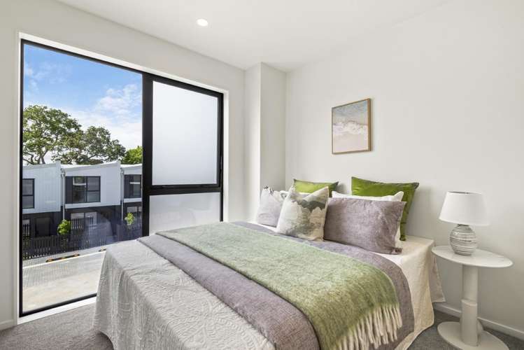 16-18 Handley Avenue Narrow Neck_15