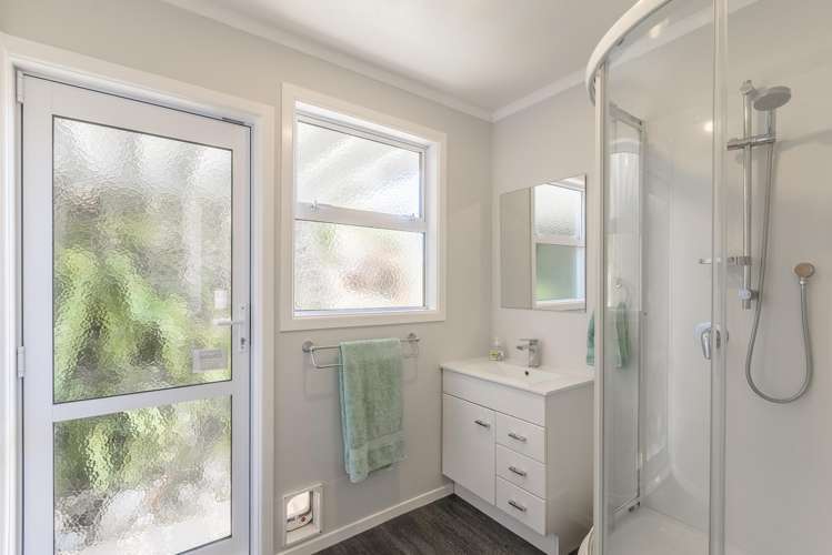 4 Sunrise Boulevard Tawa_18