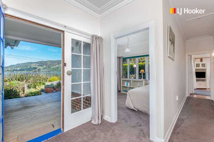 1 Castlewood Road Company Bay_14