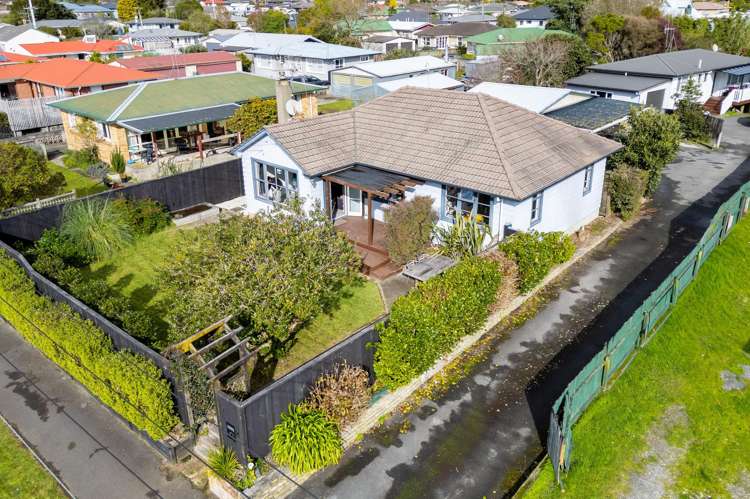 9 Richan Street Glenview_21