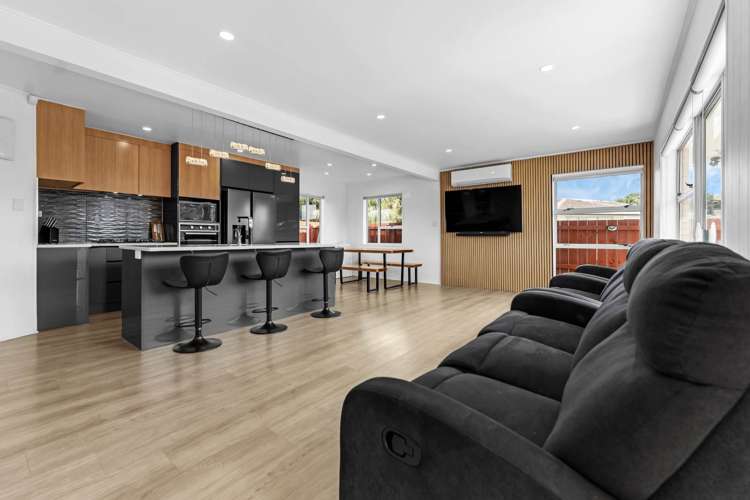 52 Henwood Road Mangere East_11