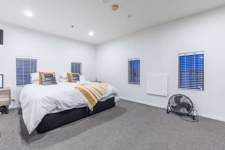 11h/23 Emily Place Auckland Central_11