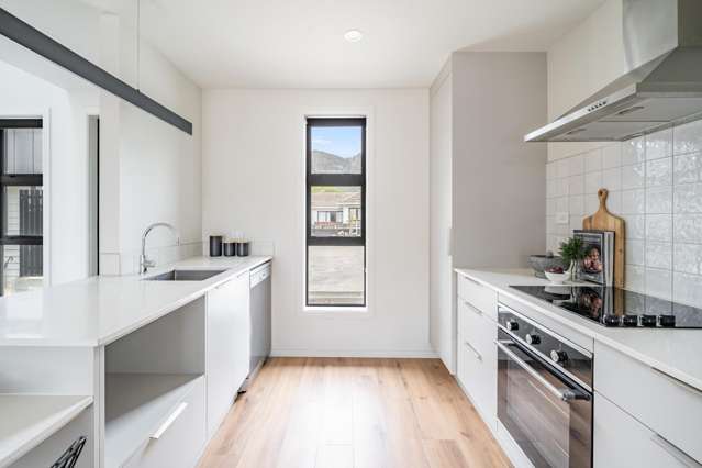 4/11 Lees grove Wainuiomata_4