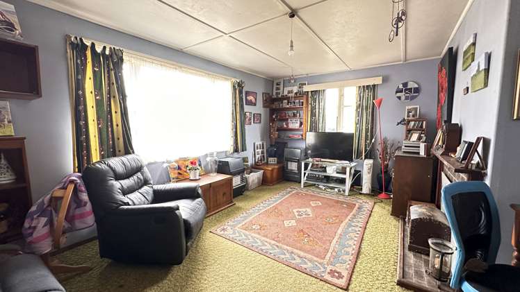 807 Kowhai Street Mahora_10