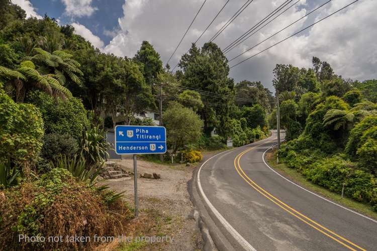 882 West Coast Road Waiatarua_21