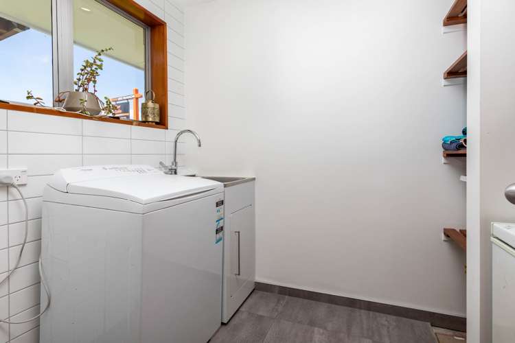 21 Davie Street Hokitika_13