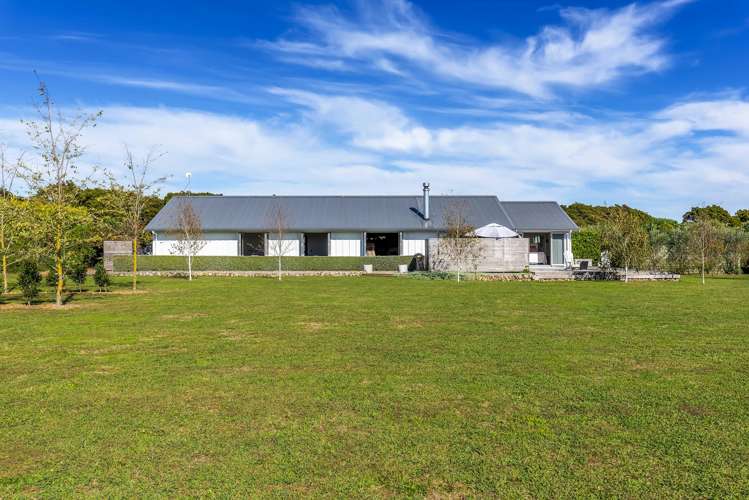 1037 State Highway 1 Te Horo_21